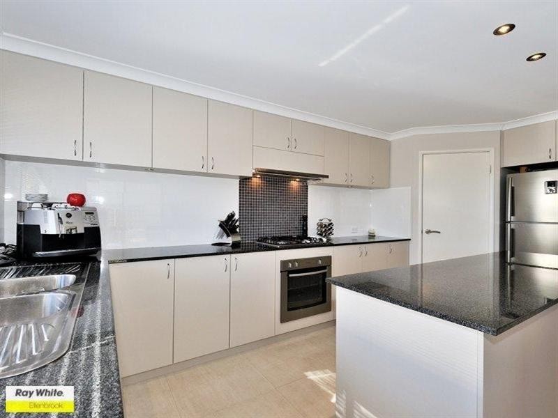 5 Tregaron Link, Ellenbrook WA 6069