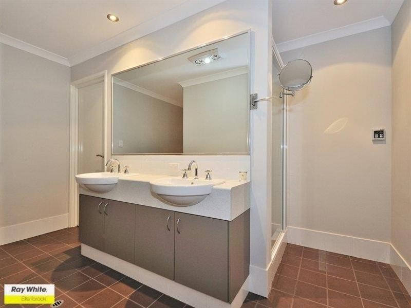 5 Tregaron Link, Ellenbrook WA 6069