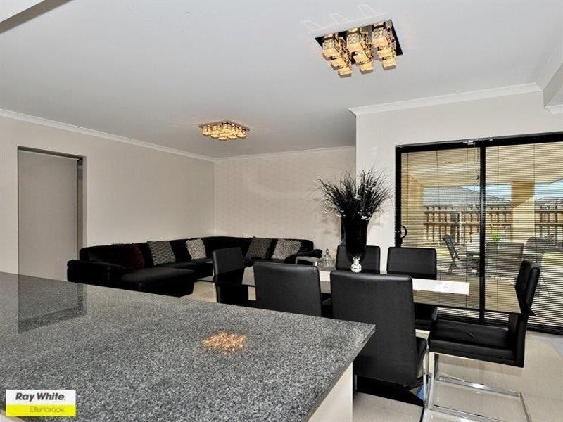 5 Tregaron Link, Ellenbrook WA 6069