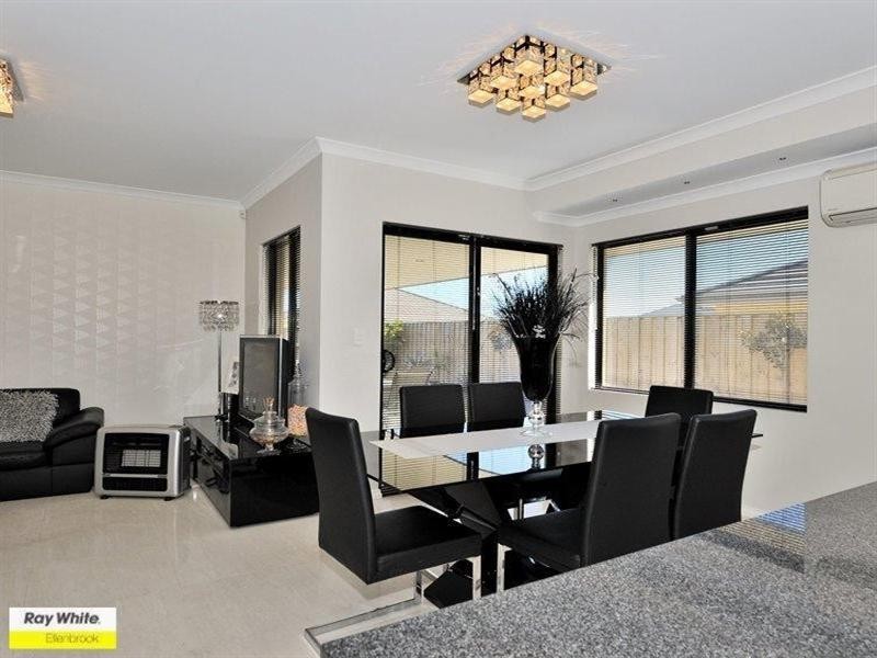 5 Tregaron Link, Ellenbrook WA 6069