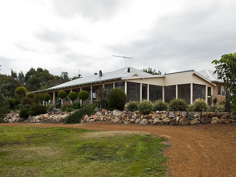 135 Clarkson Road, Bullsbrook WA 6084