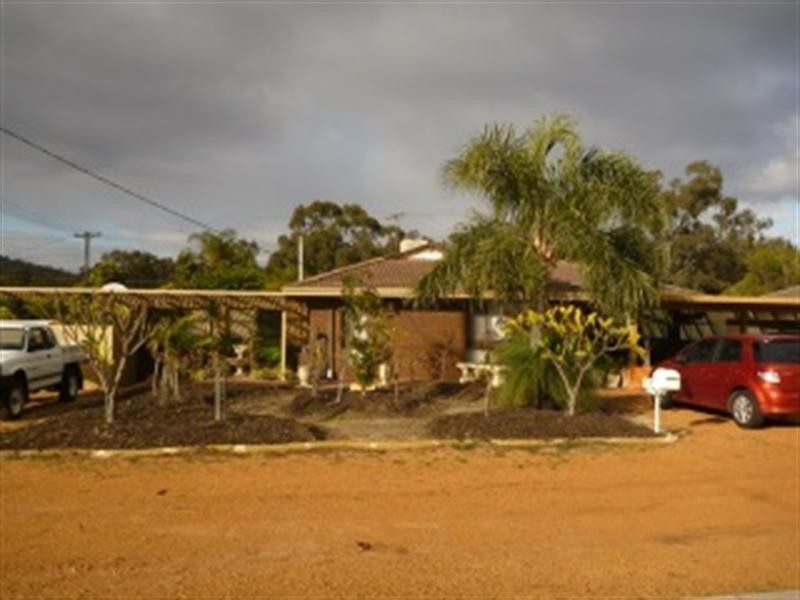 32 Ellesmere Road, Swan View WA 6056