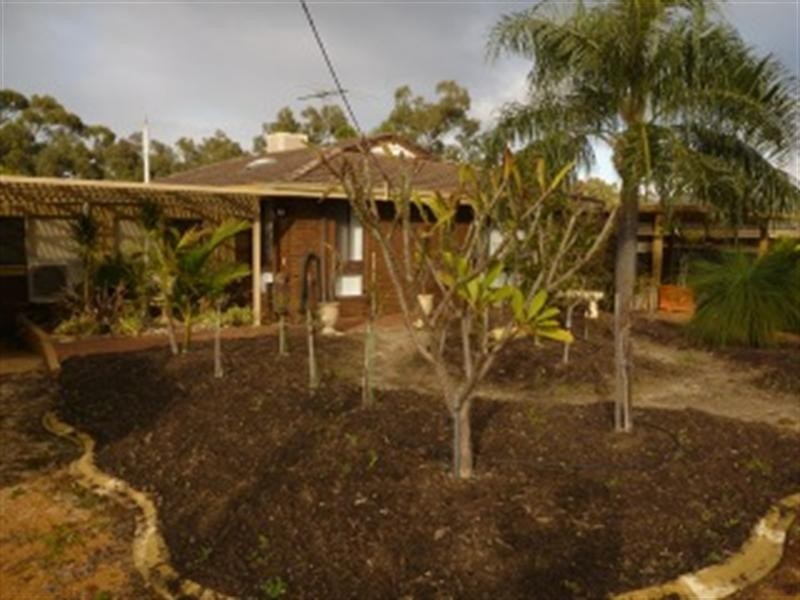 32 Ellesmere Road, Swan View WA 6056