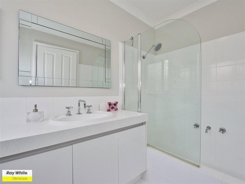 7 Wattlebird Crescent, Ellenbrook WA 6069