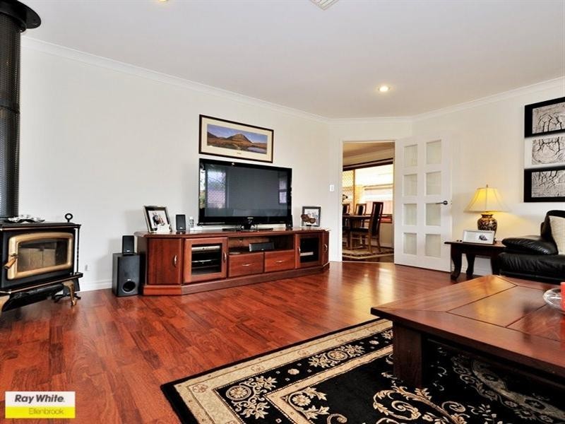 7 Wattlebird Crescent, Ellenbrook WA 6069