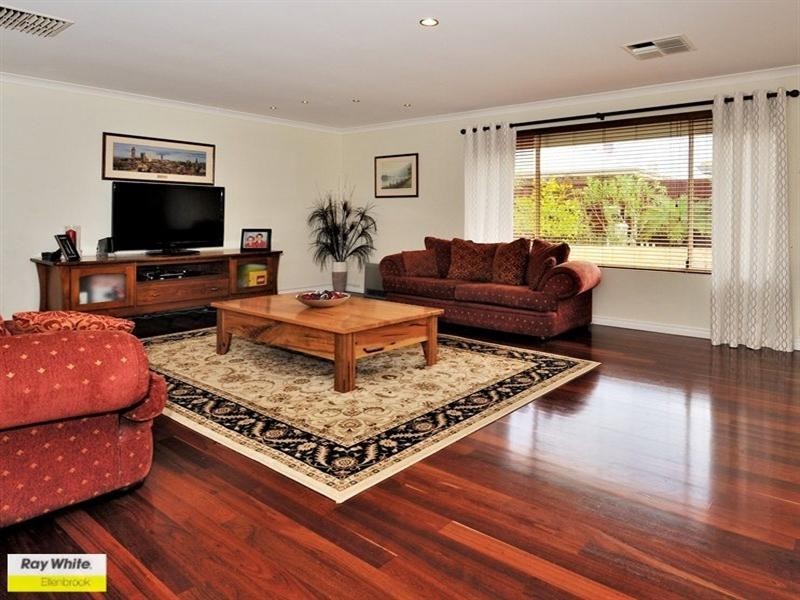 7 Wattlebird Crescent, Ellenbrook WA 6069