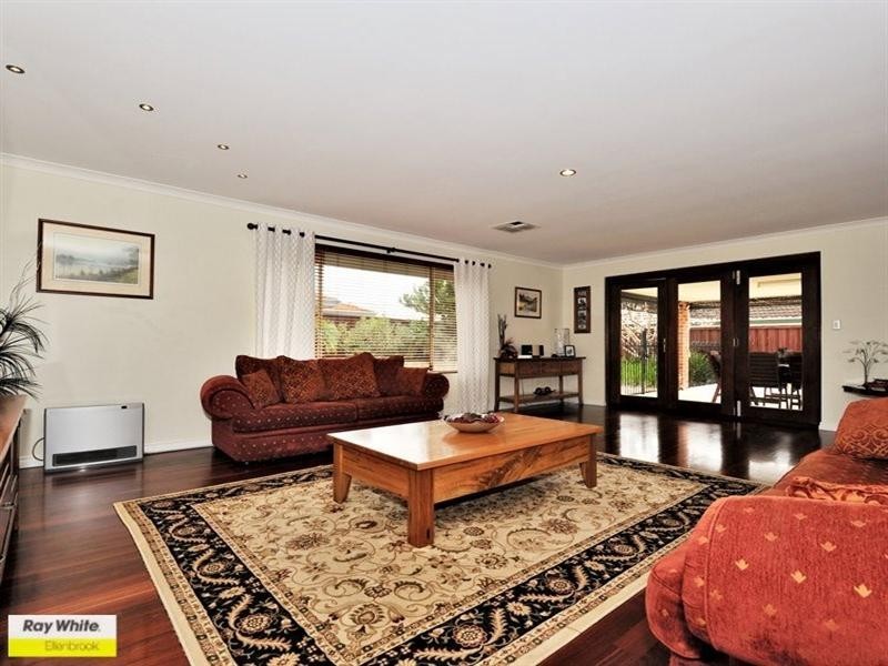 7 Wattlebird Crescent, Ellenbrook WA 6069