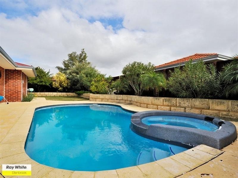 7 Wattlebird Crescent, Ellenbrook WA 6069