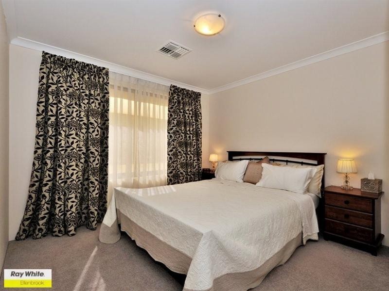 74 Taittinger Grove, The Vines WA 6069