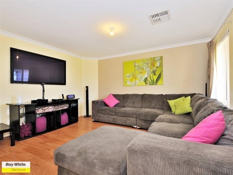 6 Ardmore Parade, Ellenbrook WA 6069