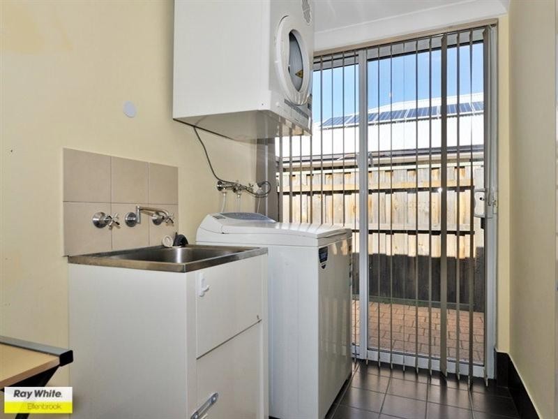 6 Ardmore Parade, Ellenbrook WA 6069