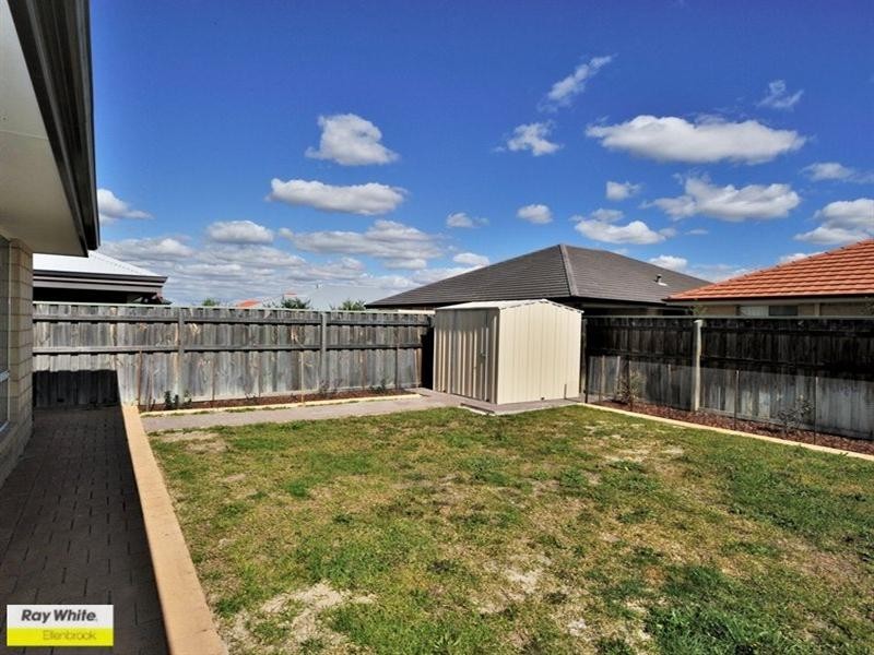 6 Ardmore Parade, Ellenbrook WA 6069