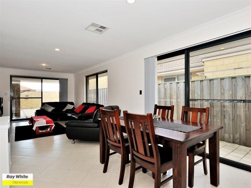 6 Oban Way, Ellenbrook WA 6069