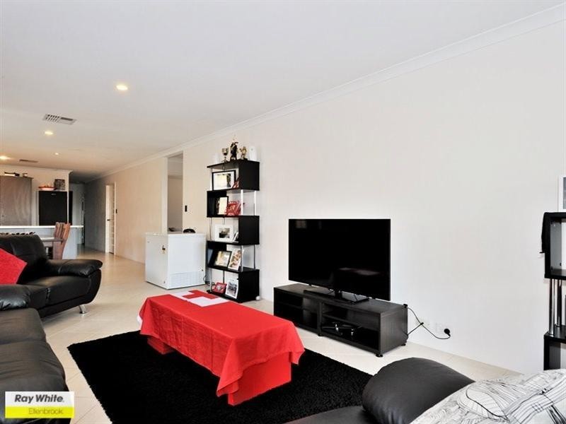 6 Oban Way, Ellenbrook WA 6069