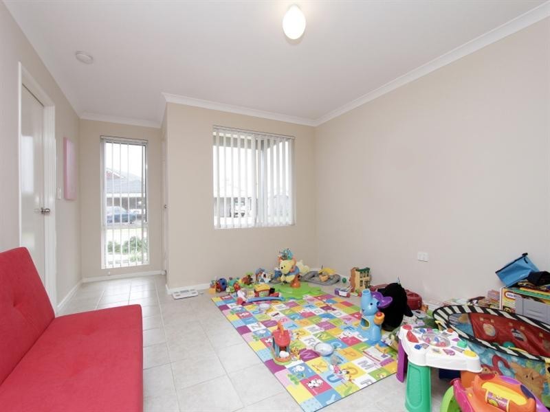 75 Halpin Circle, Ellenbrook WA 6069