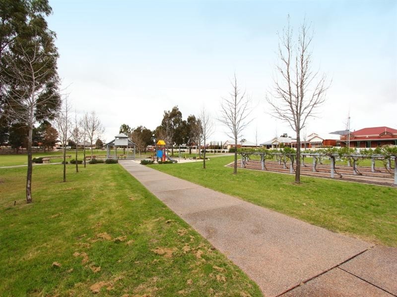 75 Halpin Circle, Ellenbrook WA 6069