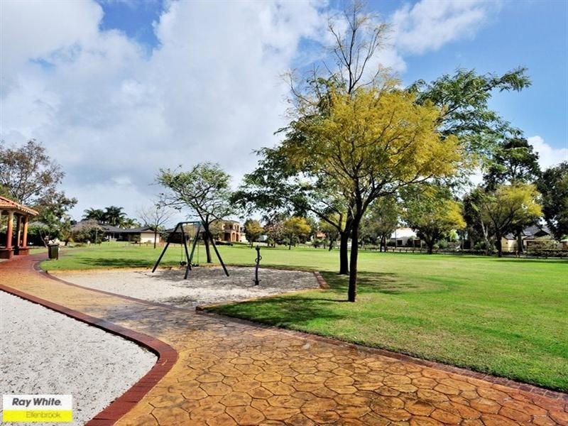 7 Ailsa Way, The Vines WA 6069