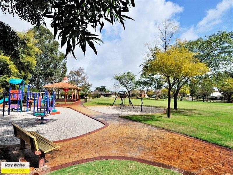 7 Ailsa Way, The Vines WA 6069