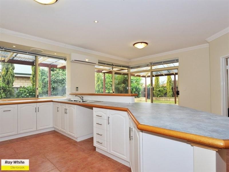 7 Ailsa Way, The Vines WA 6069