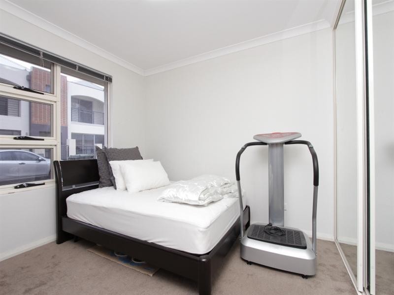 6 Redfern Bend, Clarkson WA 6030