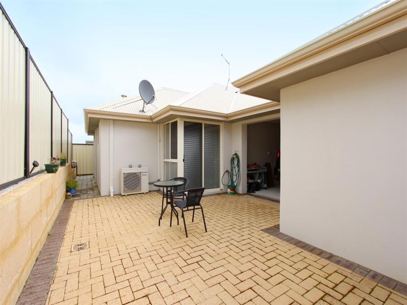 6 Redfern Bend, Clarkson WA 6030