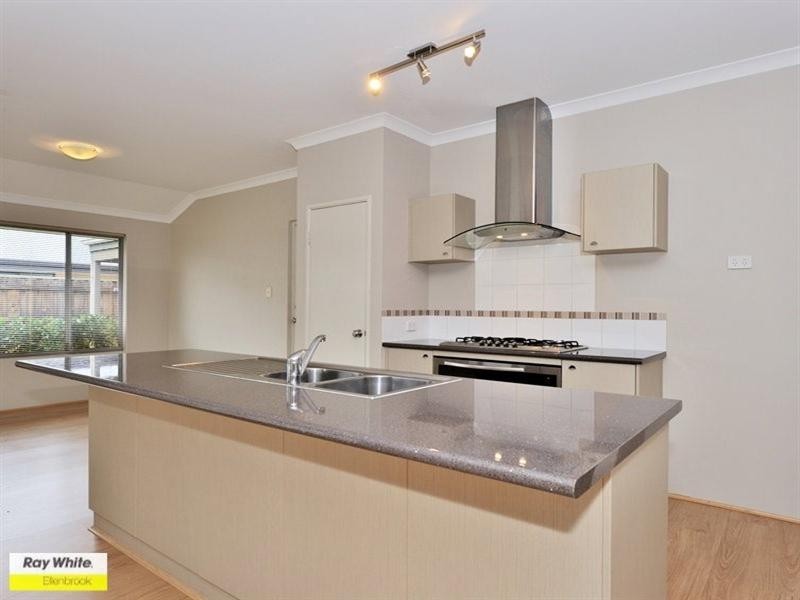 7 Soho Brace, Ellenbrook WA 6069