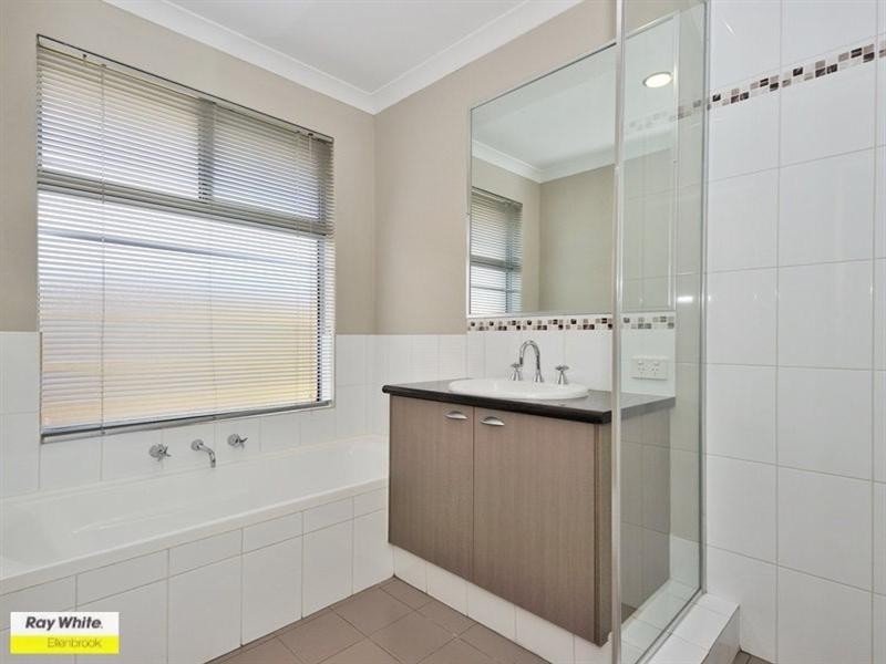 7 Soho Brace, Ellenbrook WA 6069
