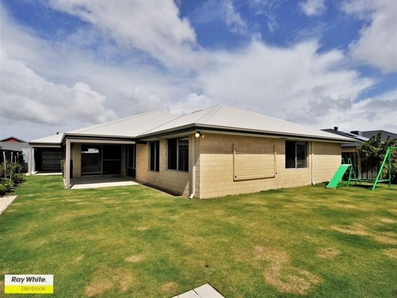 7 Soho Brace, Ellenbrook WA 6069