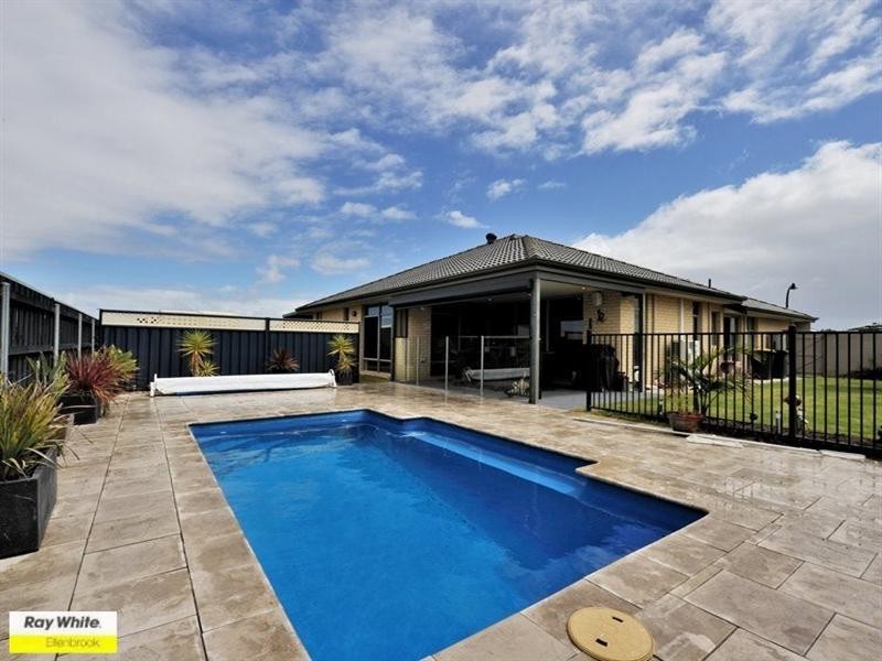 16 Mundego Turn, Ellenbrook WA 6069