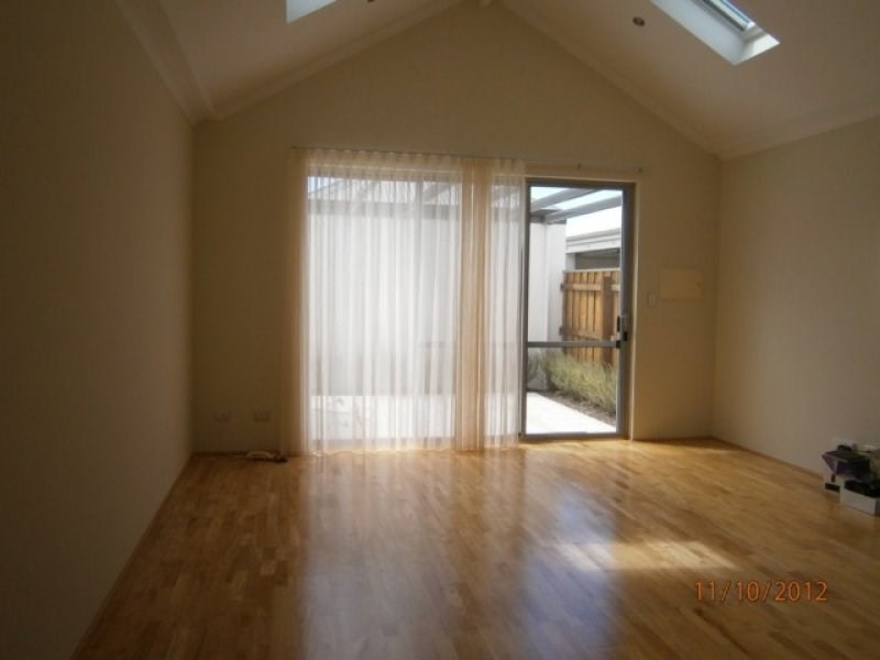 15 Liten Lane, Ellenbrook WA 6069