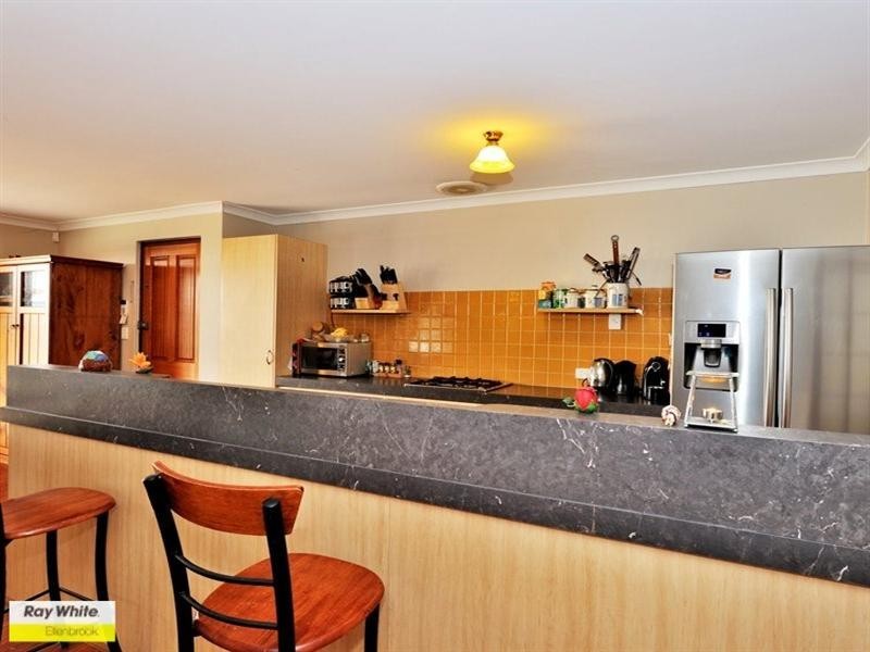 9 Thundelarra Avenue, Ellenbrook WA 6069