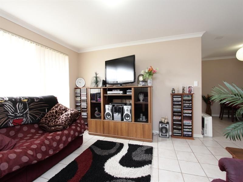 2 Grimsel Court, Coodanup WA 6210