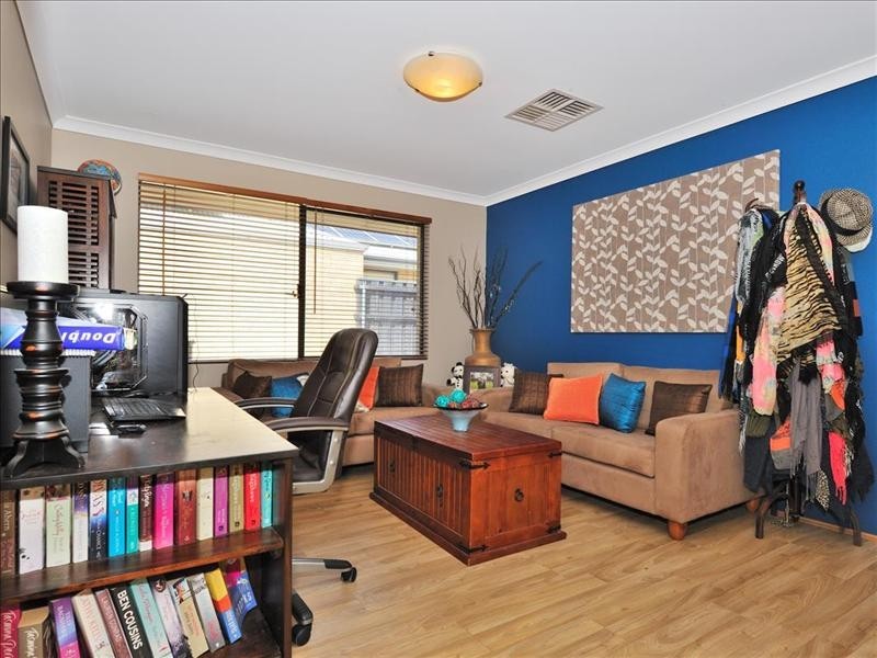 21 Riverina Drive, Ellenbrook WA 6069