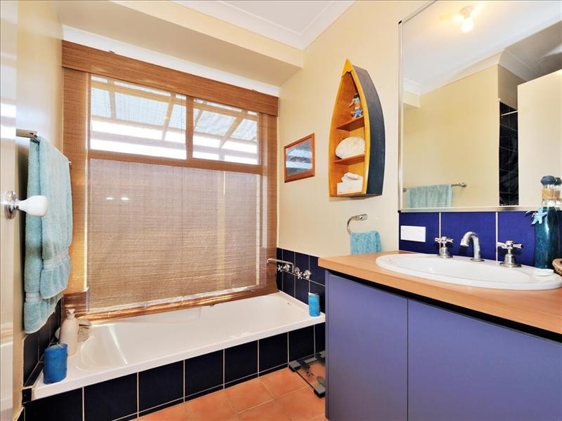 21 Riverina Drive, Ellenbrook WA 6069