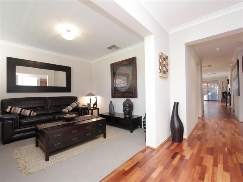 7 Elmore Pass, Ellenbrook WA 6069