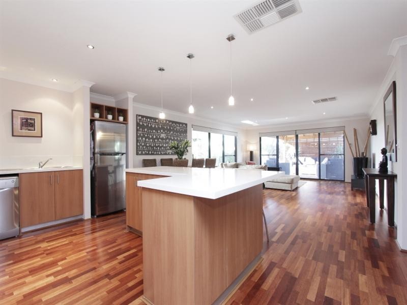 7 Elmore Pass, Ellenbrook WA 6069