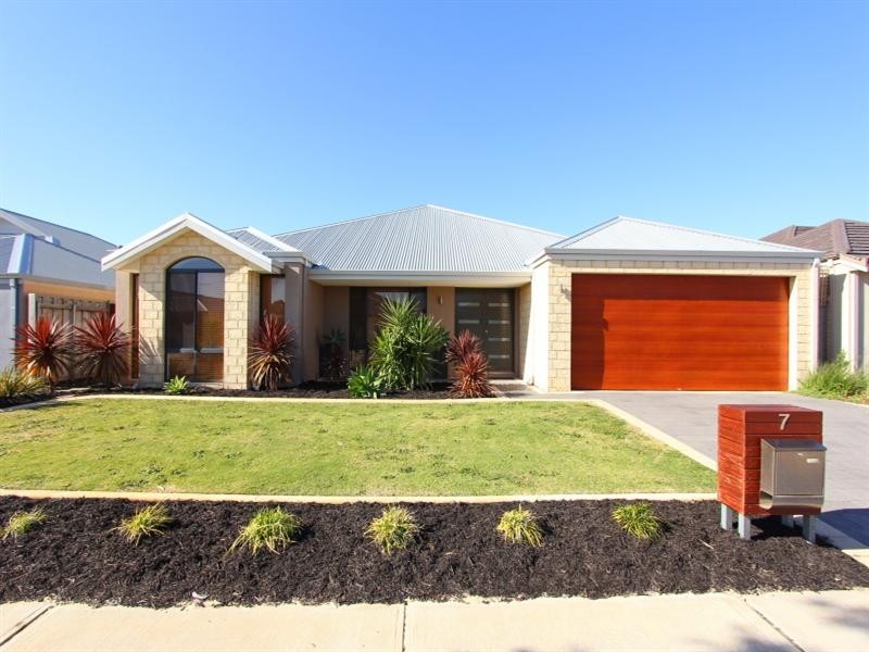 7 Elmore Pass, Ellenbrook WA 6069