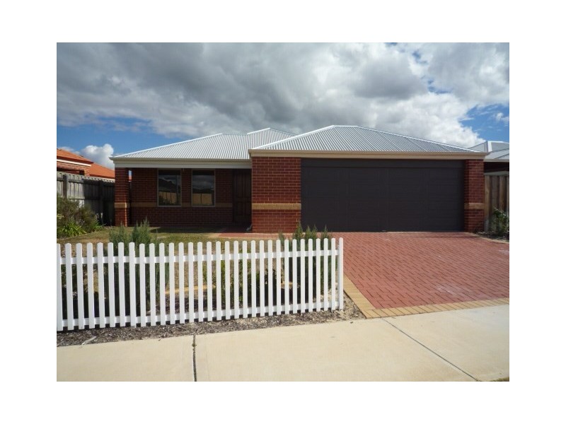 11 Bancombe Crescent, Ellenbrook WA 6069