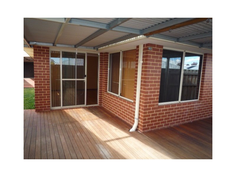 11 Bancombe Crescent, Ellenbrook WA 6069