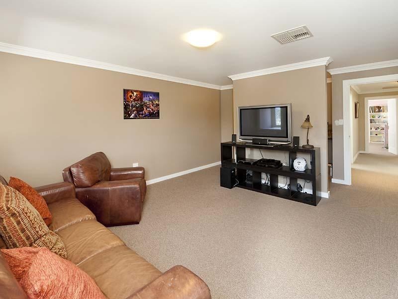 28 Portmarnock Drive, The Vines WA 6069