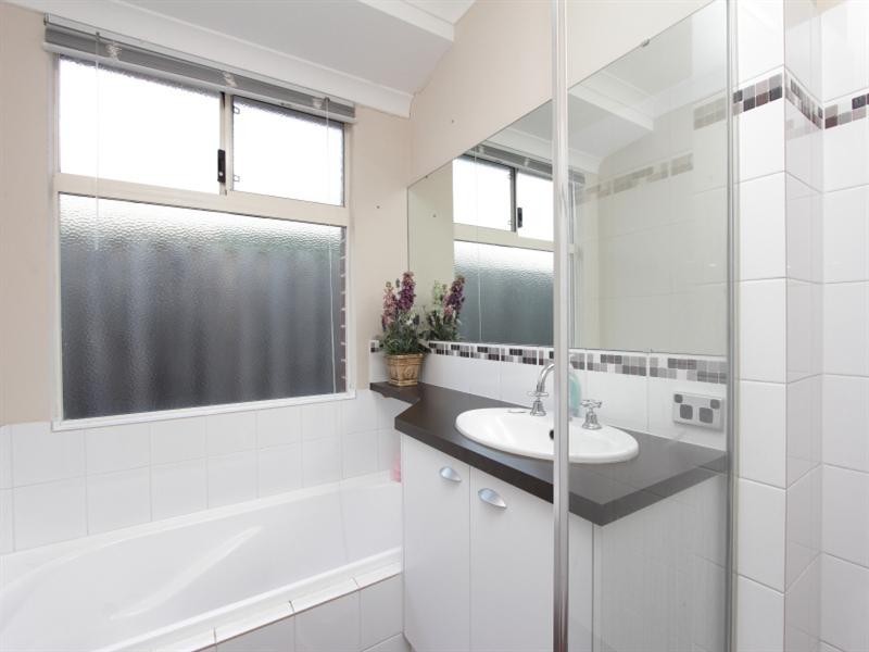 37 Bancombe Crescent, Ellenbrook WA 6069