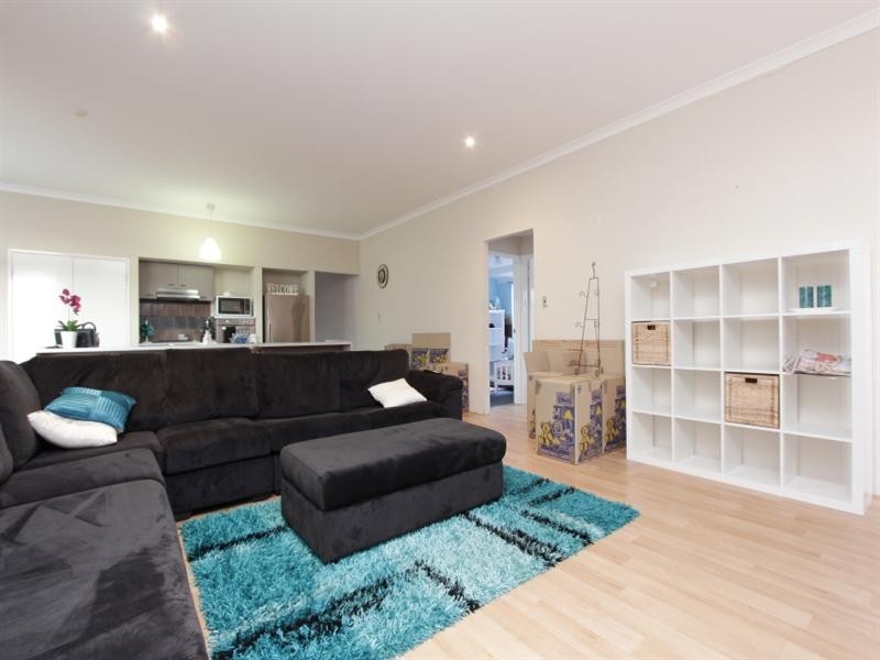37 Bancombe Crescent, Ellenbrook WA 6069