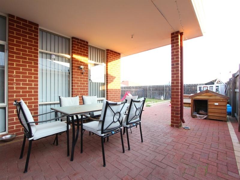 37 Bancombe Crescent, Ellenbrook WA 6069