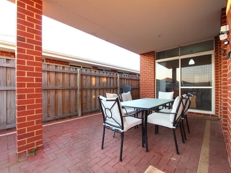 37 Bancombe Crescent, Ellenbrook WA 6069
