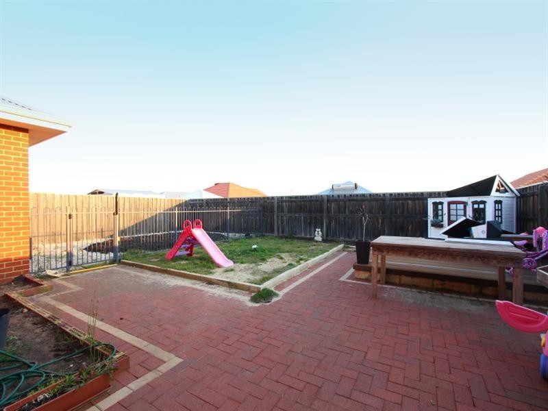37 Bancombe Crescent, Ellenbrook WA 6069
