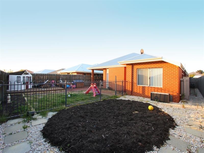 37 Bancombe Crescent, Ellenbrook WA 6069