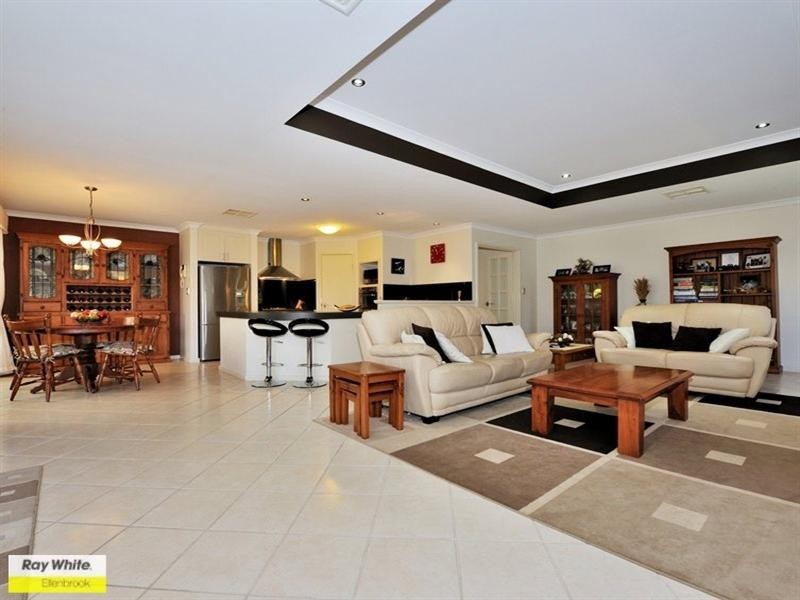 11 Merens Terrace, Henley Brook WA 6055