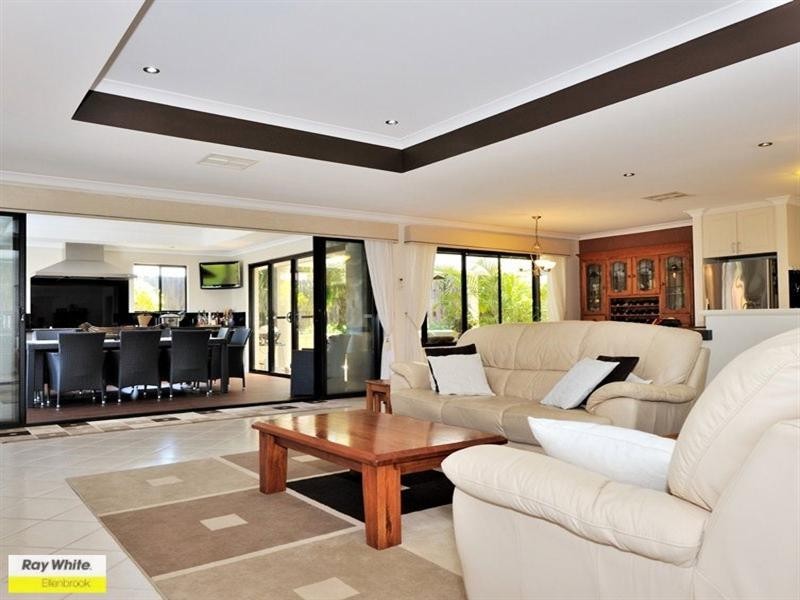 11 Merens Terrace, Henley Brook WA 6055