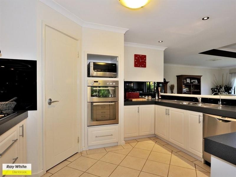 11 Merens Terrace, Henley Brook WA 6055