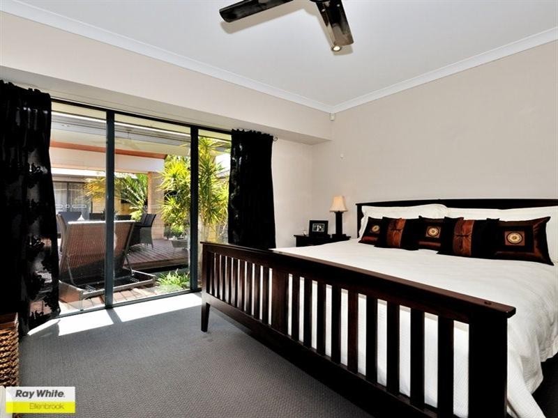 21 Dulegal Way, Aveley WA 6069